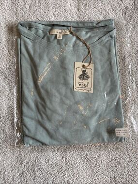 Easel Casual Long Sleeve Tee - Medium